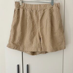Uniqlo Tan & White Gingham Women's Shorts